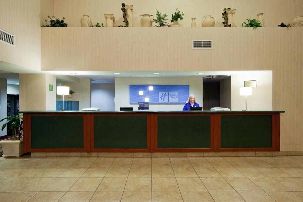 Holiday Inn Express & Suites Tracy By Ihg Экстерьер фото