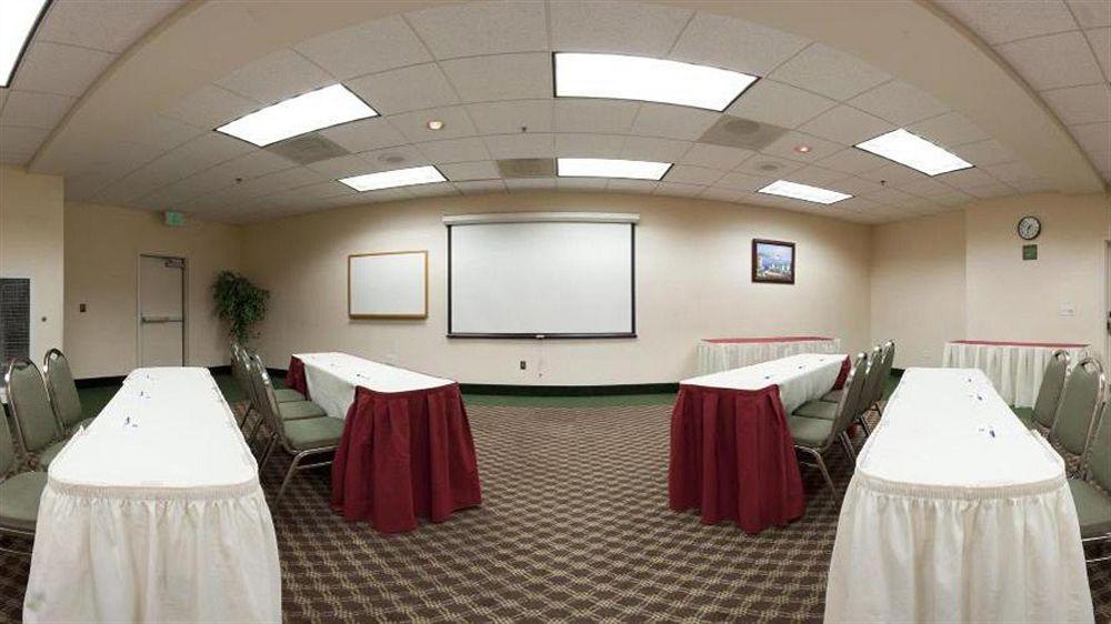 Holiday Inn Express & Suites Tracy By Ihg Удобства фото