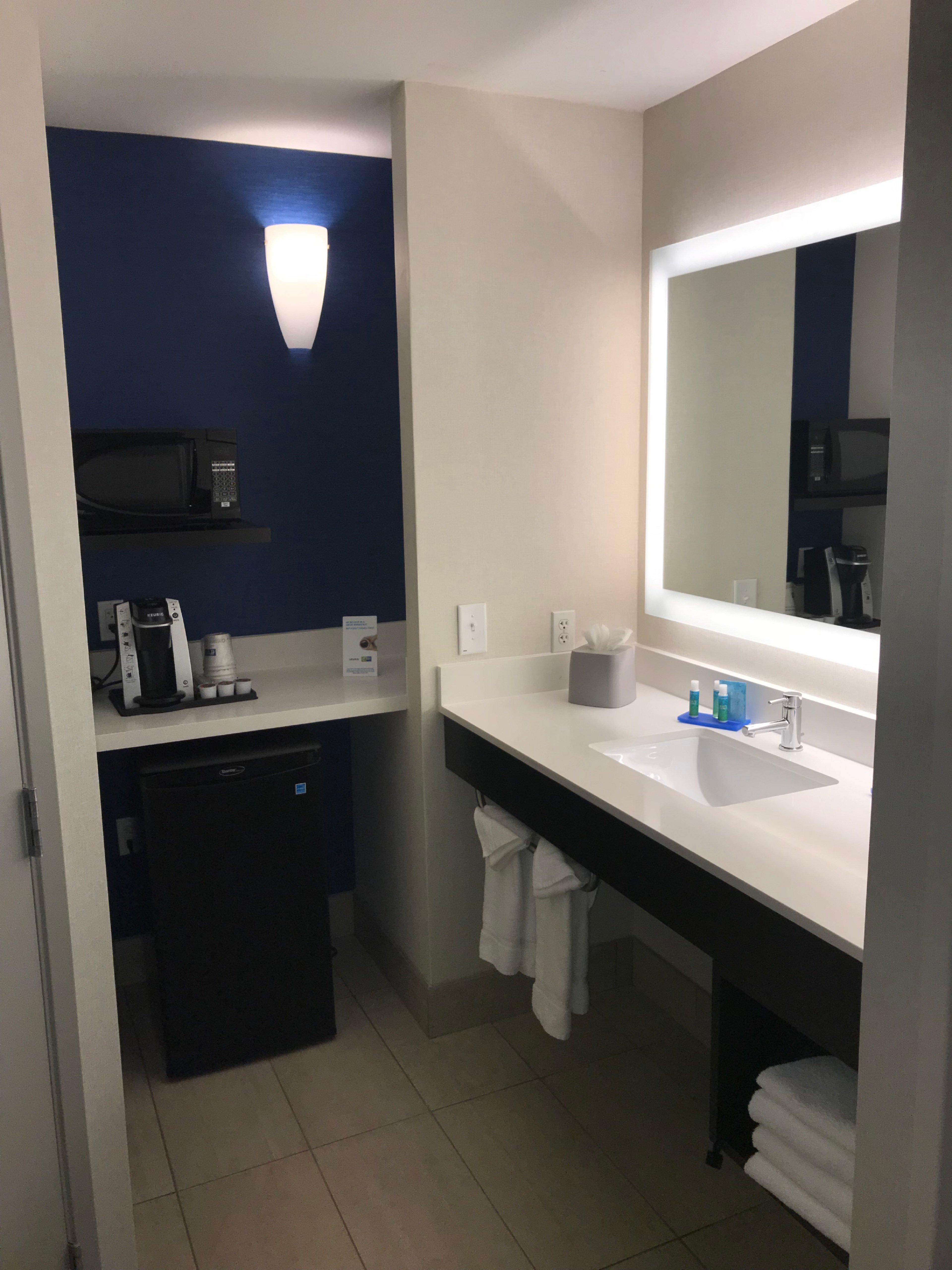 Holiday Inn Express & Suites Tracy By Ihg Экстерьер фото