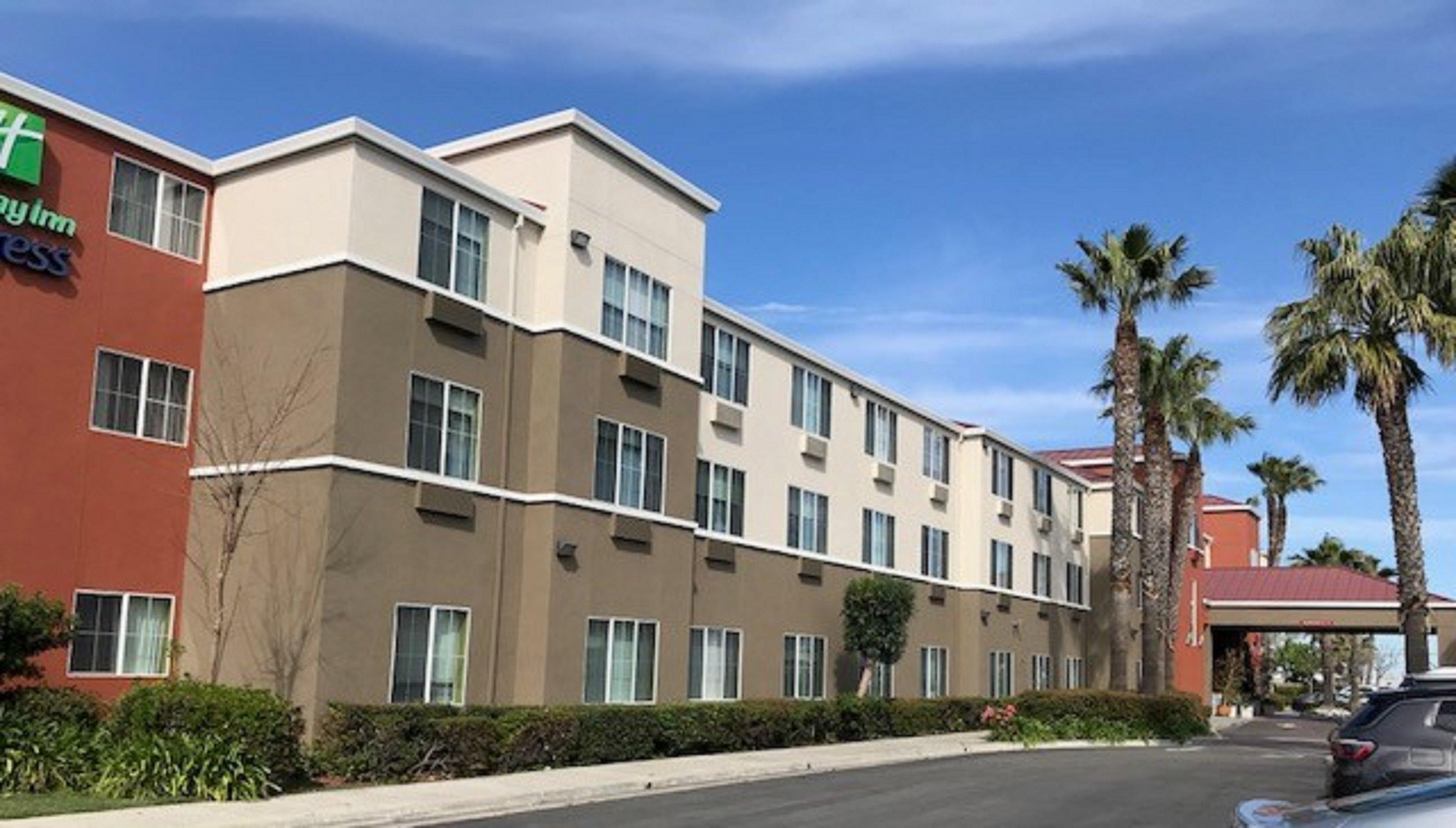 Holiday Inn Express & Suites Tracy By Ihg Экстерьер фото