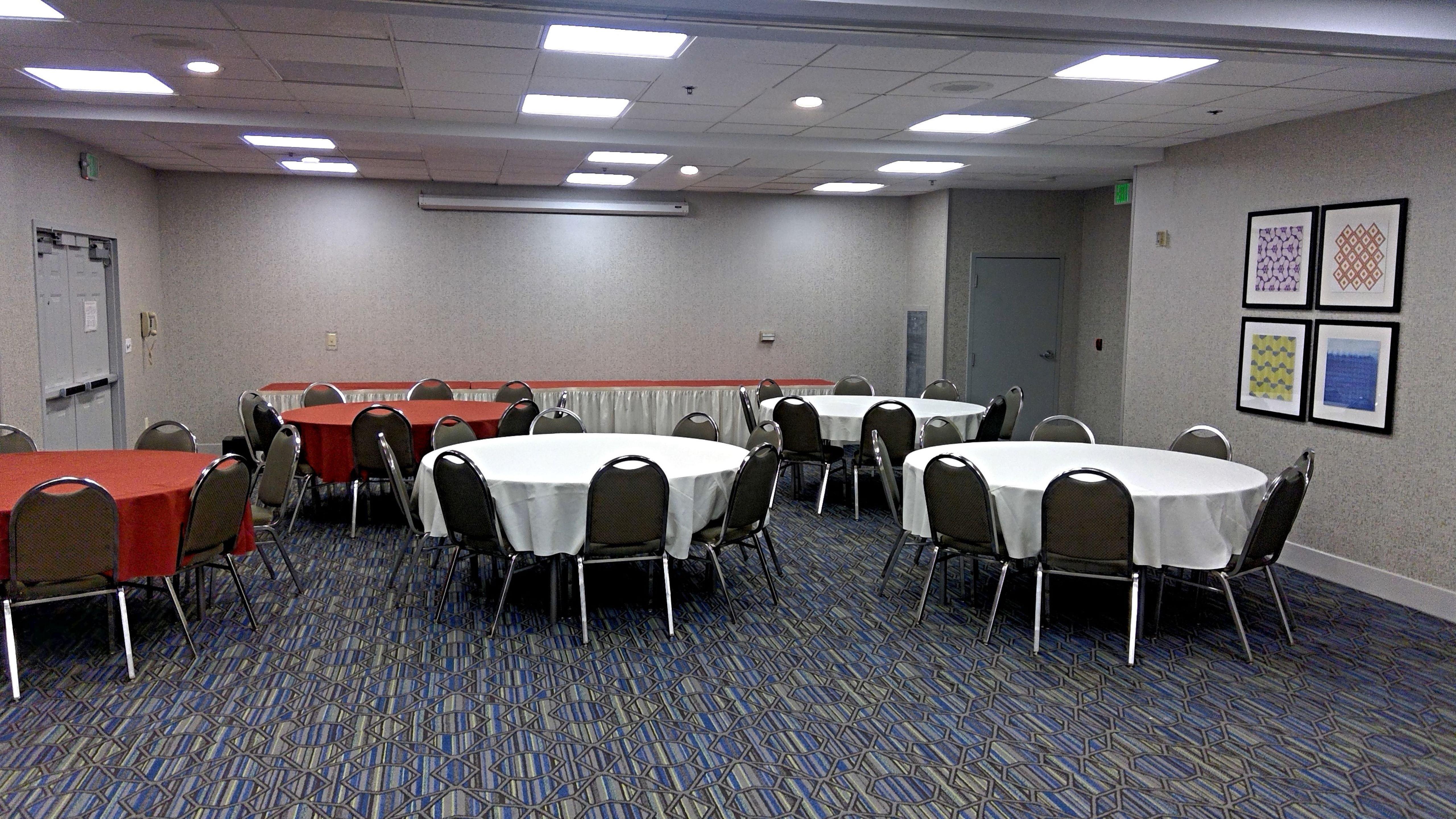 Holiday Inn Express & Suites Tracy By Ihg Экстерьер фото