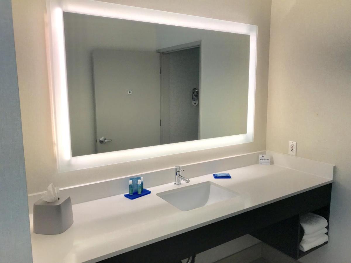 Holiday Inn Express & Suites Tracy By Ihg Экстерьер фото